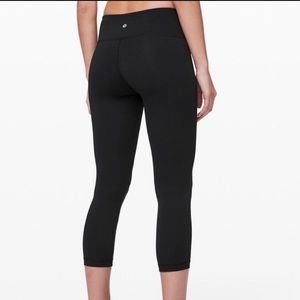 2 pairs of lululemon wonder down under capris
